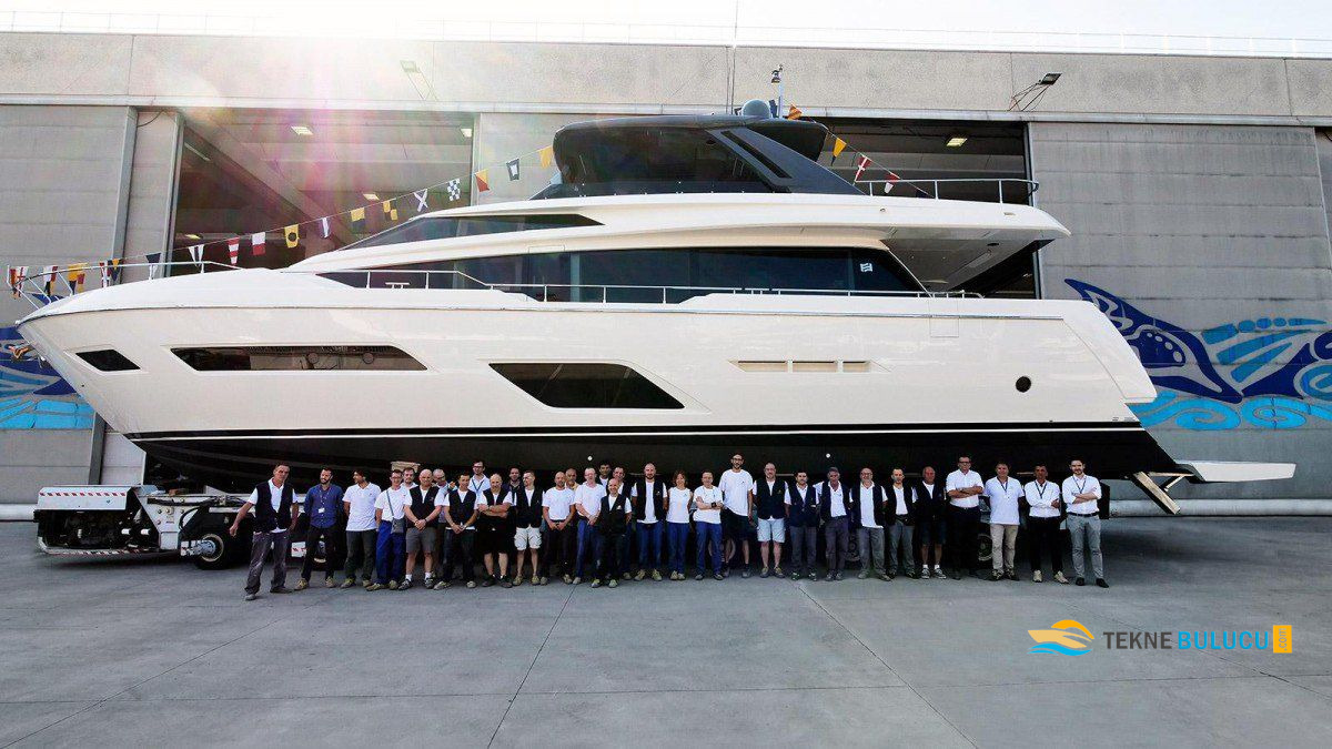Ferretti 780 2020 iç mekan 1