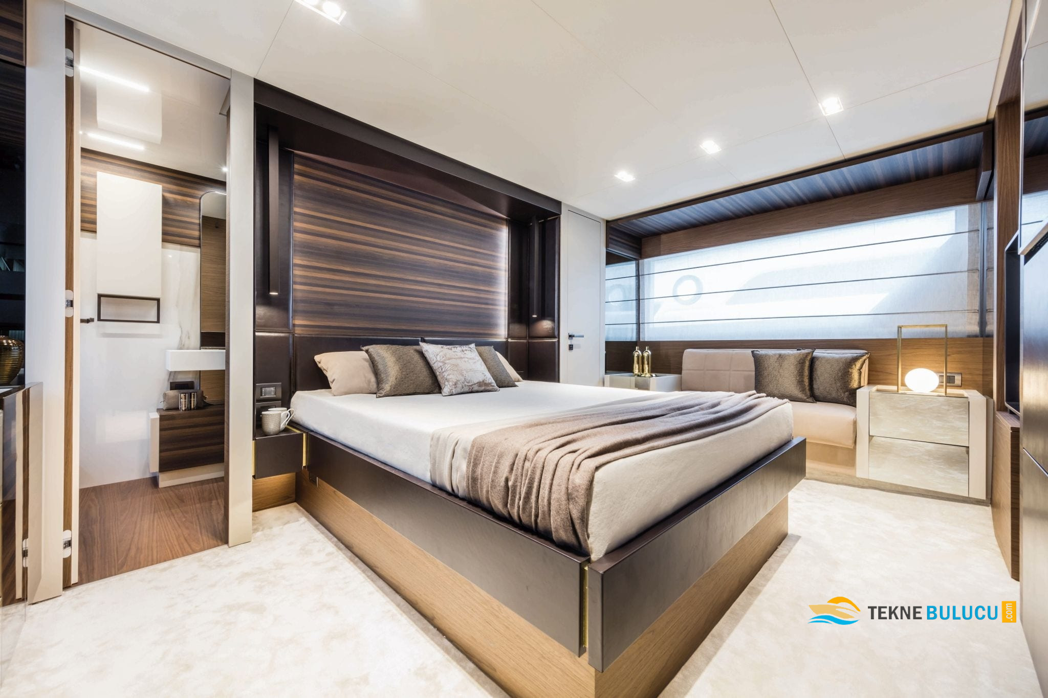 Ferretti 670 2019 iç mekan 1