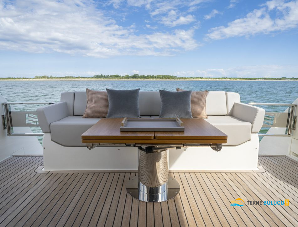 Ferretti 500 2024 iç mekan 3
