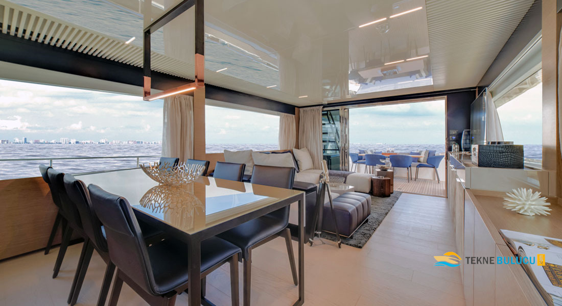 Ferretti 780 2021 iç mekan 2
