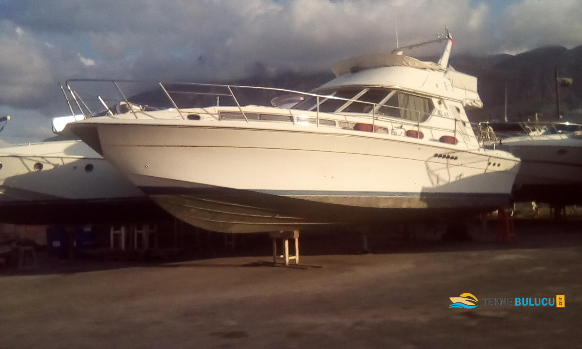 Azimut 43 Bali 1977 iç mekan 2
