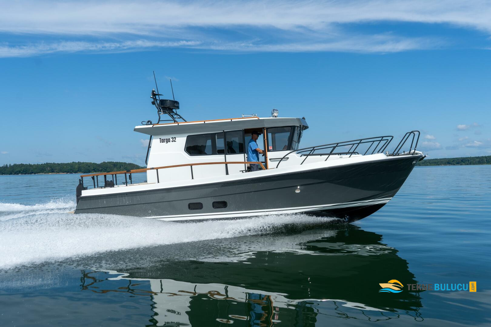 Azimut 32 Targa 1978 iç mekan 2