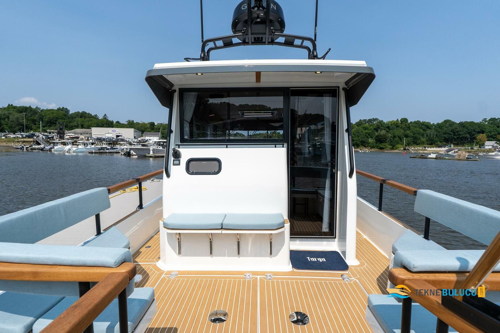 Azimut 32 Targa 1981 iç mekan 1
