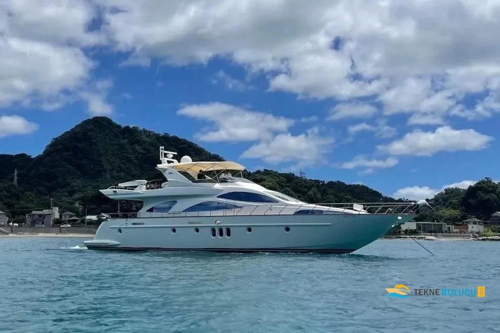 Azimut 80 Carat 2003 iç mekan 3