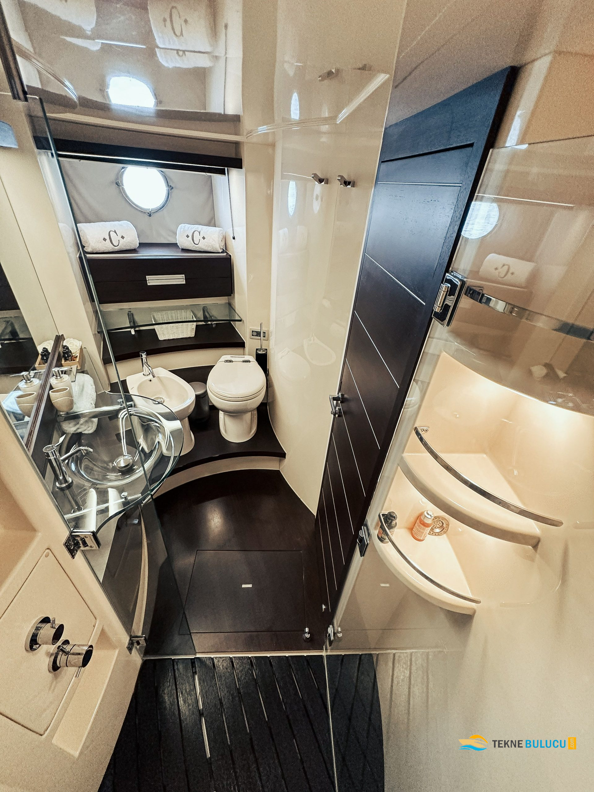 Azimut 68S 2010 iç mekan 3