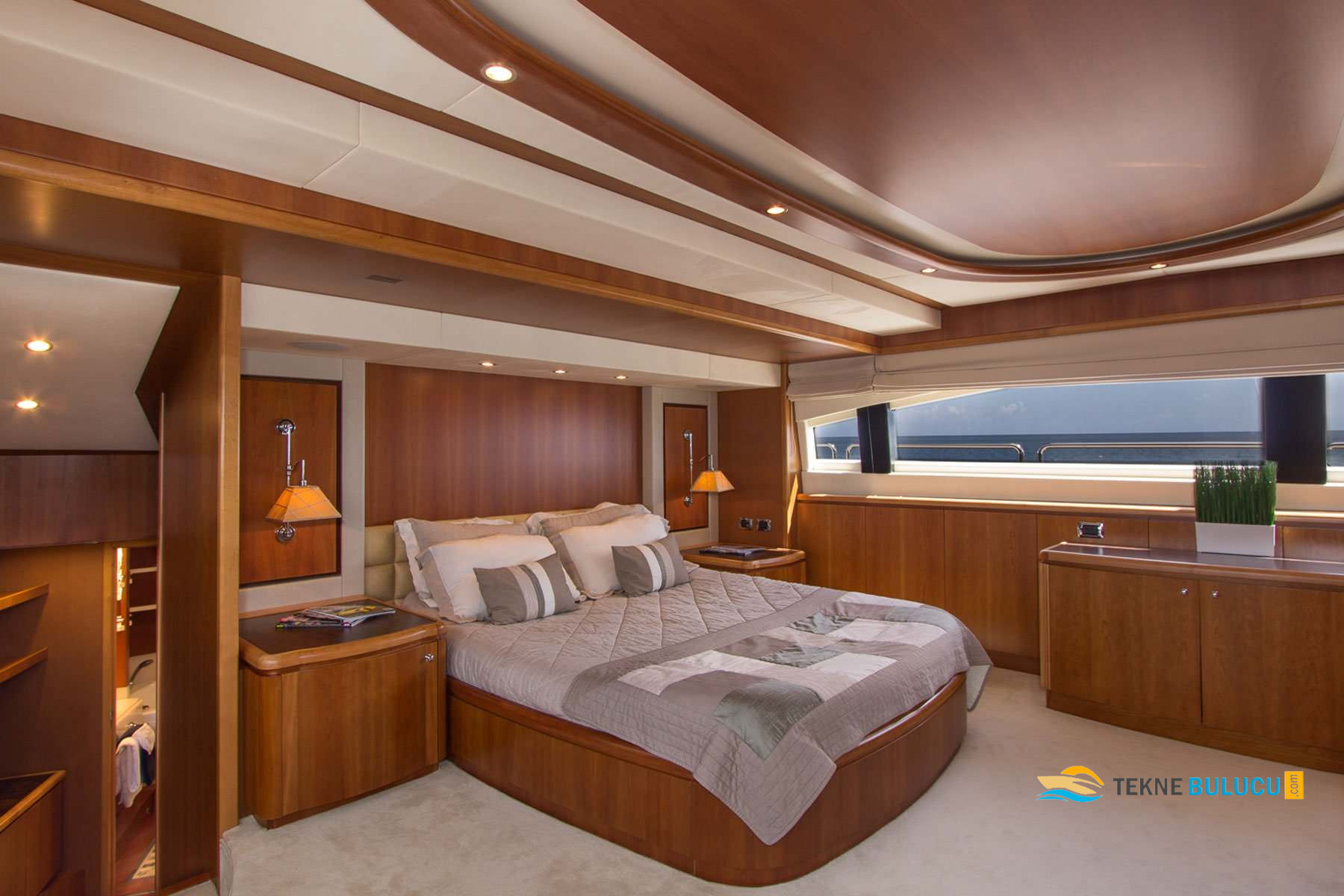 Azimut 105 Grande 2012 iç mekan 1