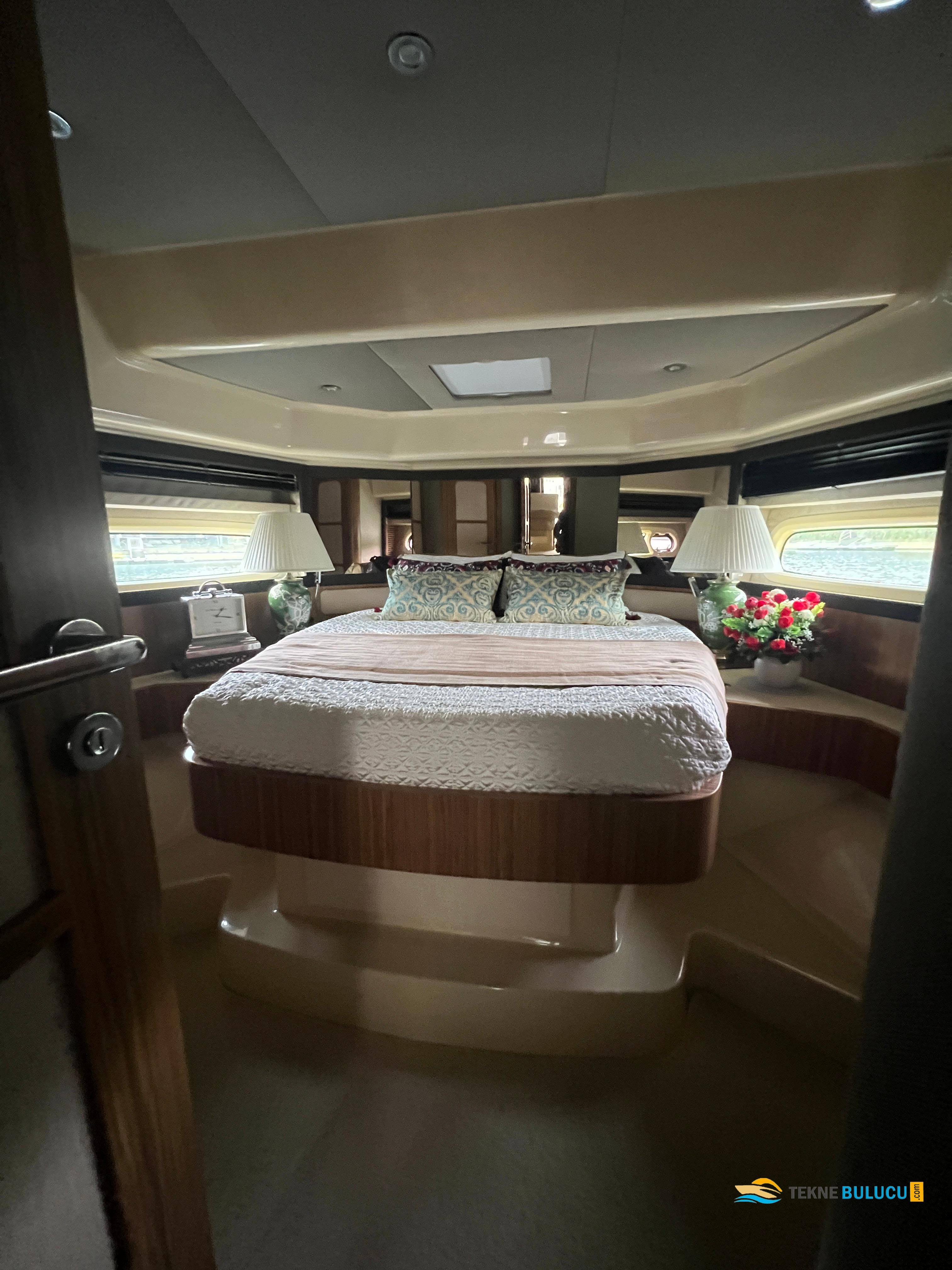 Azimut Magellano 43 2014 iç mekan 3