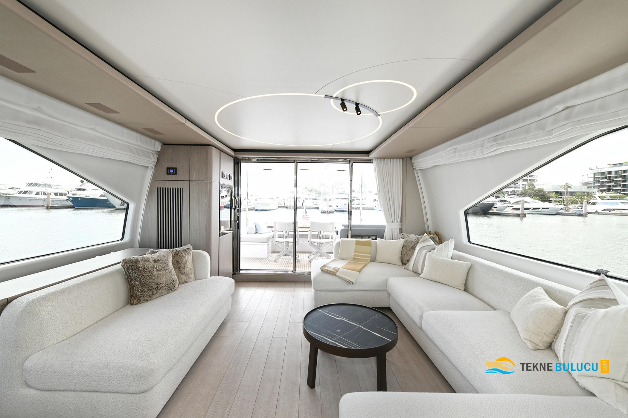 Azimut 72 Fly 2021 iç mekan 3