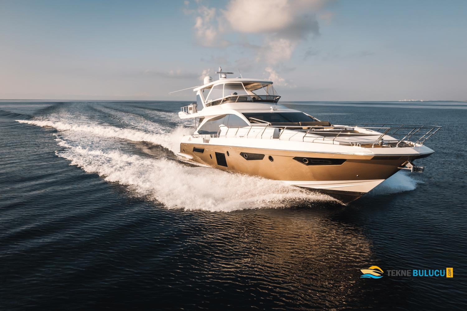 Azimut 72 Fly 2022 iç mekan 1
