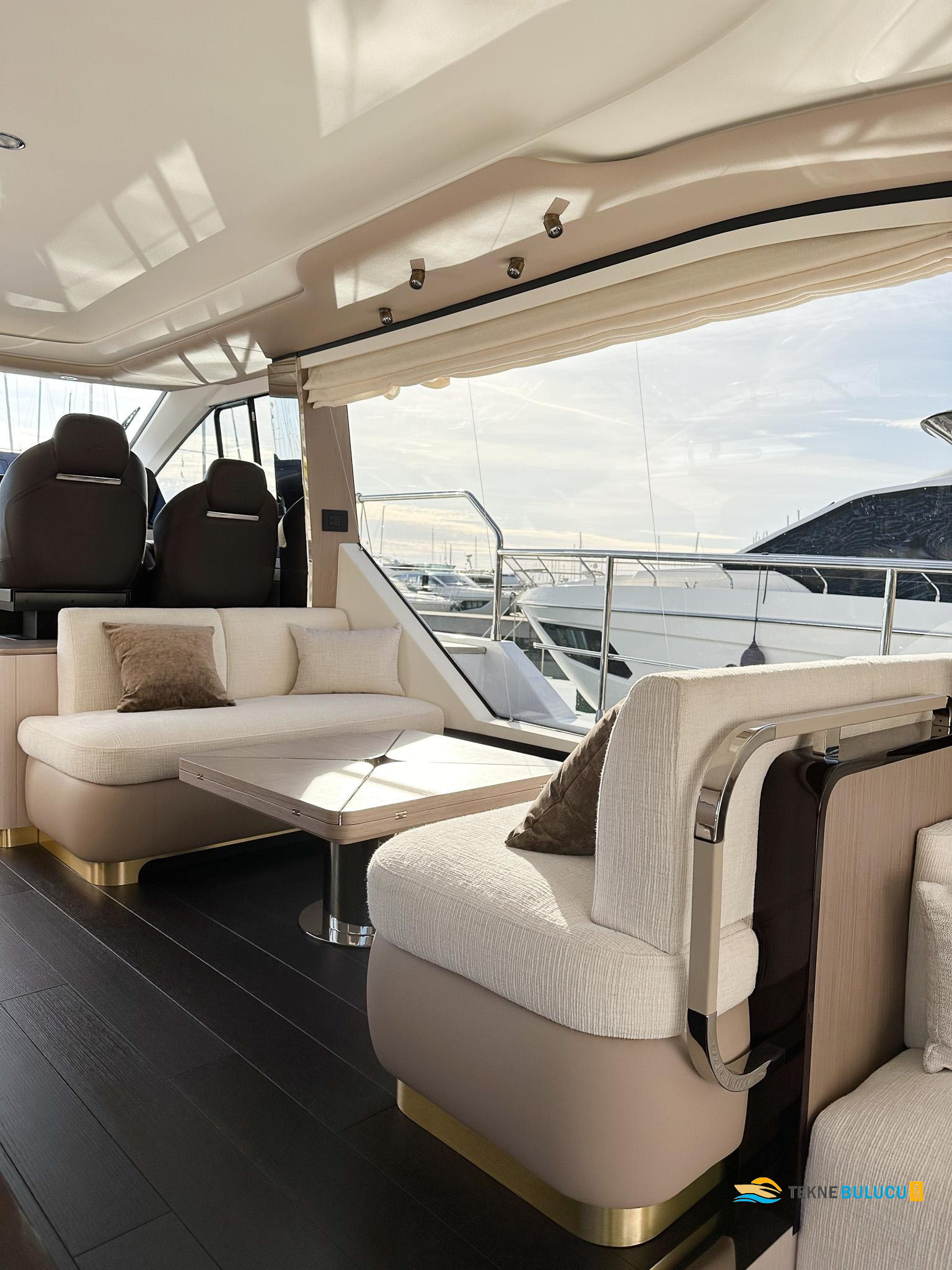 Azimut 60 Fly 2017 iç mekan 1