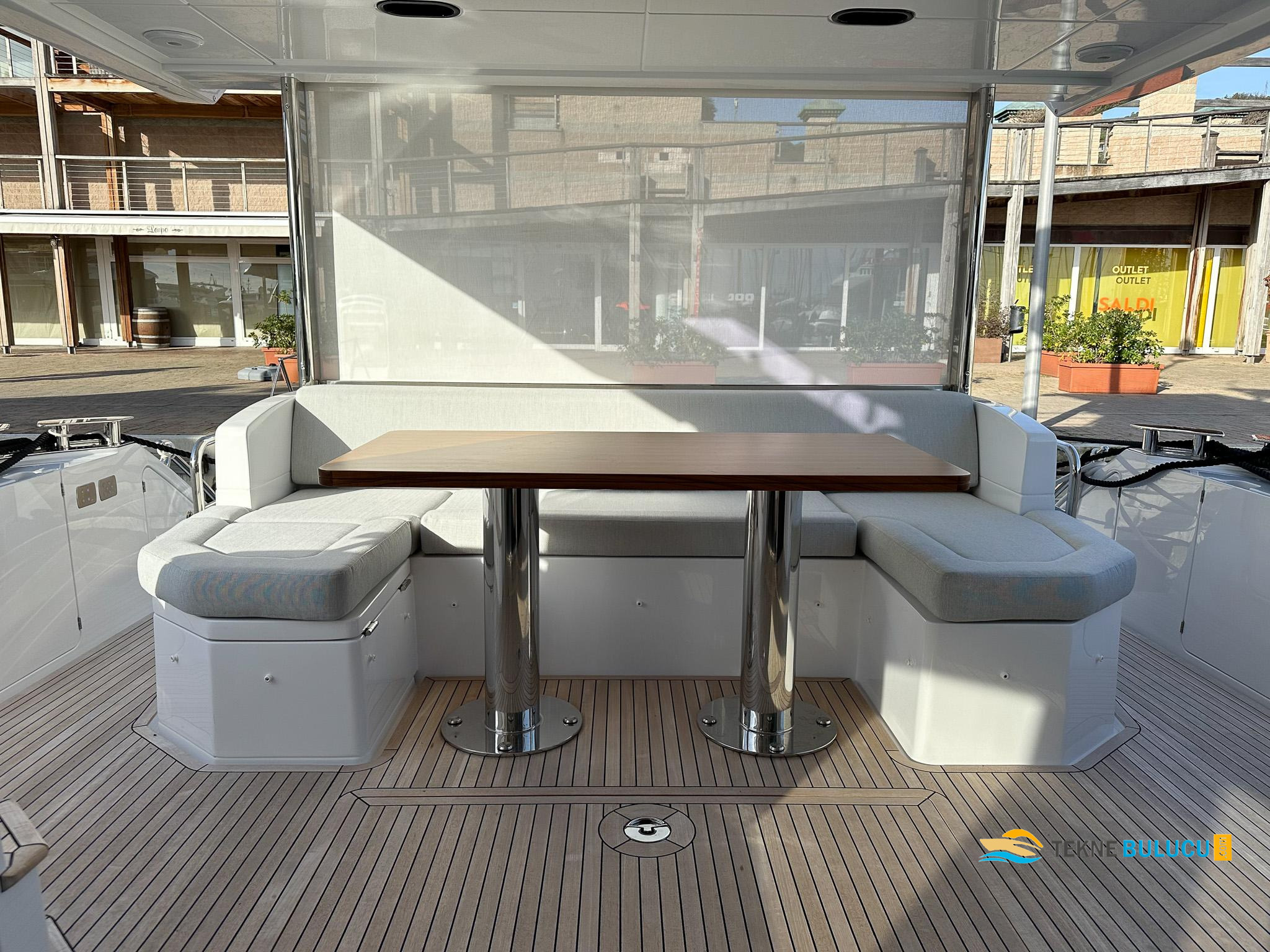 Azimut 60 Fly 2018 iç mekan 1