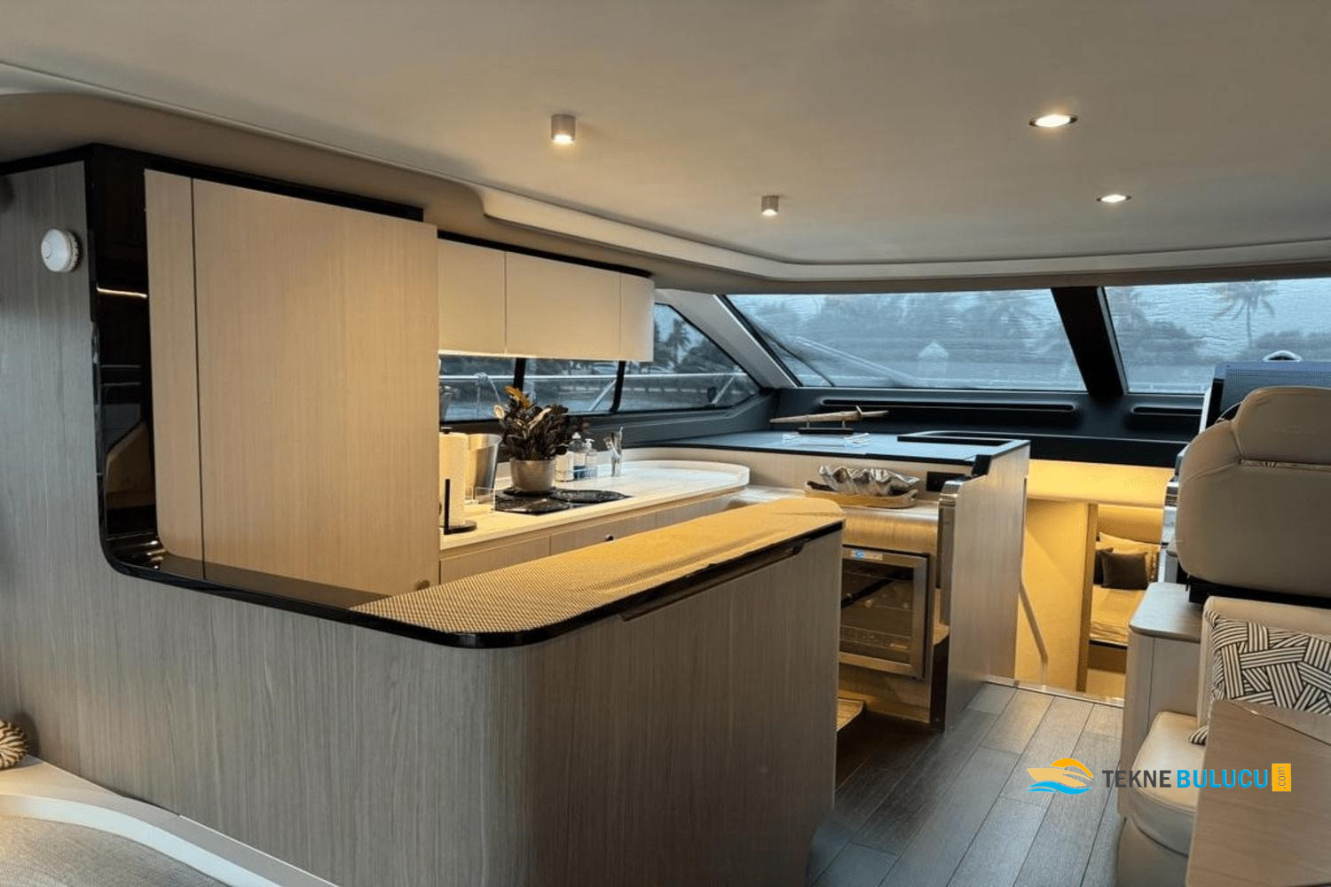 Azimut 60 Fly 2019 iç mekan 3