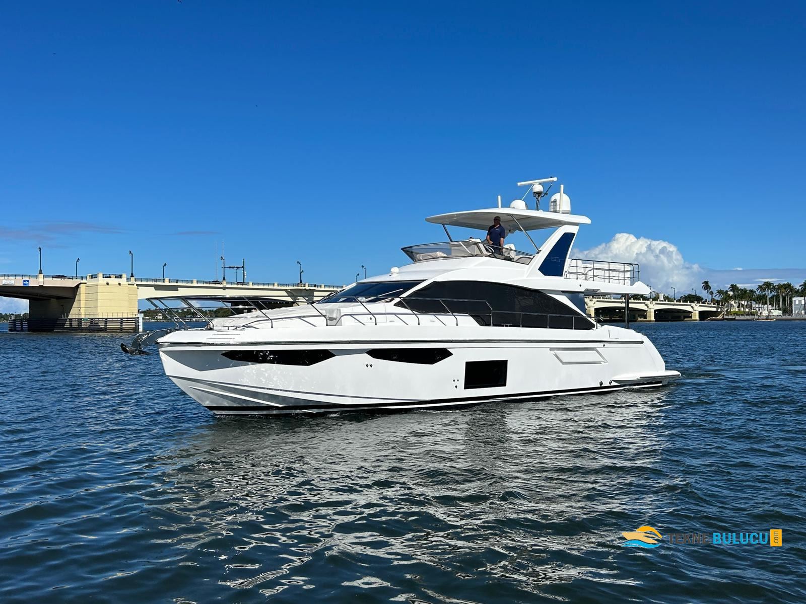 Azimut 60 Fly 2023 iç mekan 3