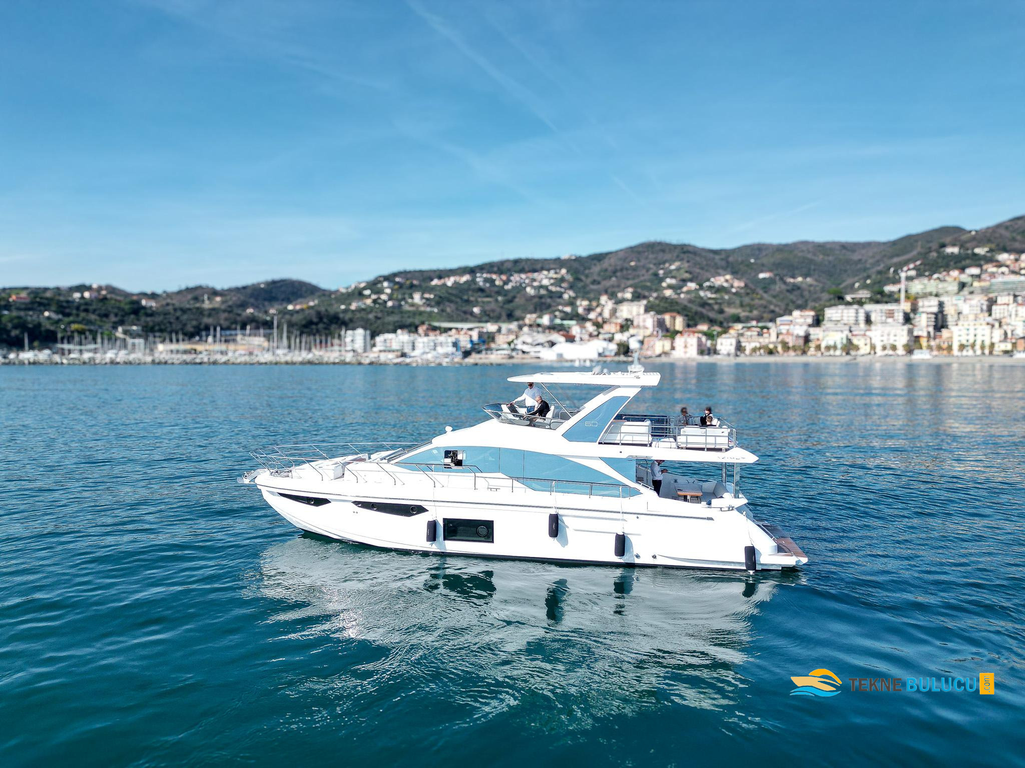 Azimut 60 Fly 2026 iç mekan 1
