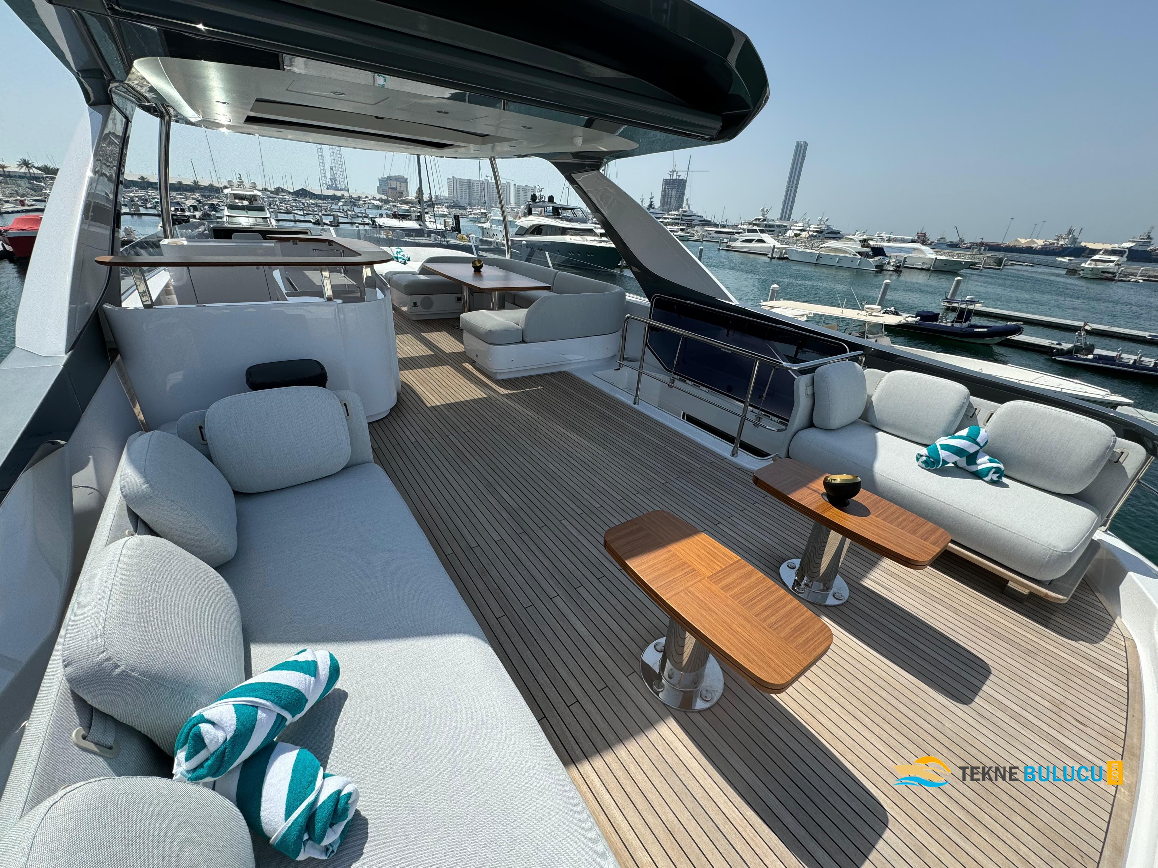 Azimut 78 Fly 2023 iç mekan 1