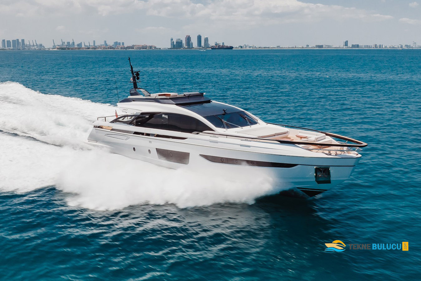 Azimut S10 2020 iç mekan 2