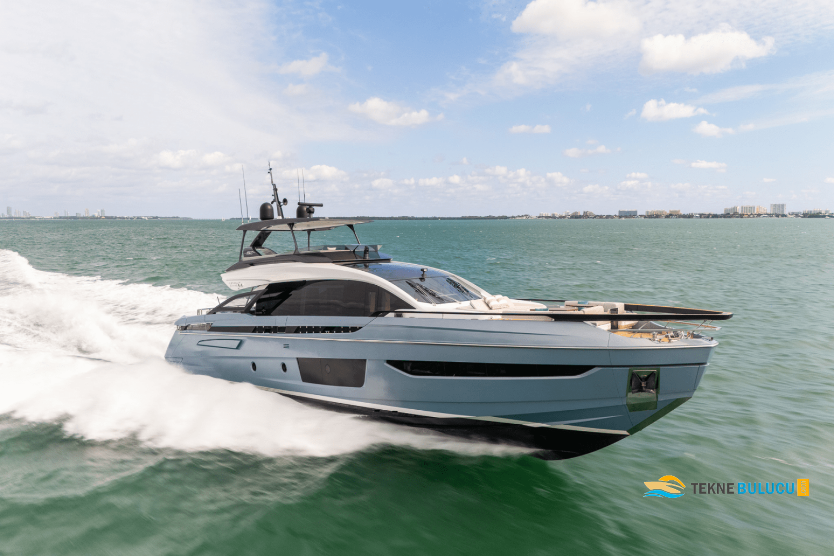 Azimut S10 2025 iç mekan 2