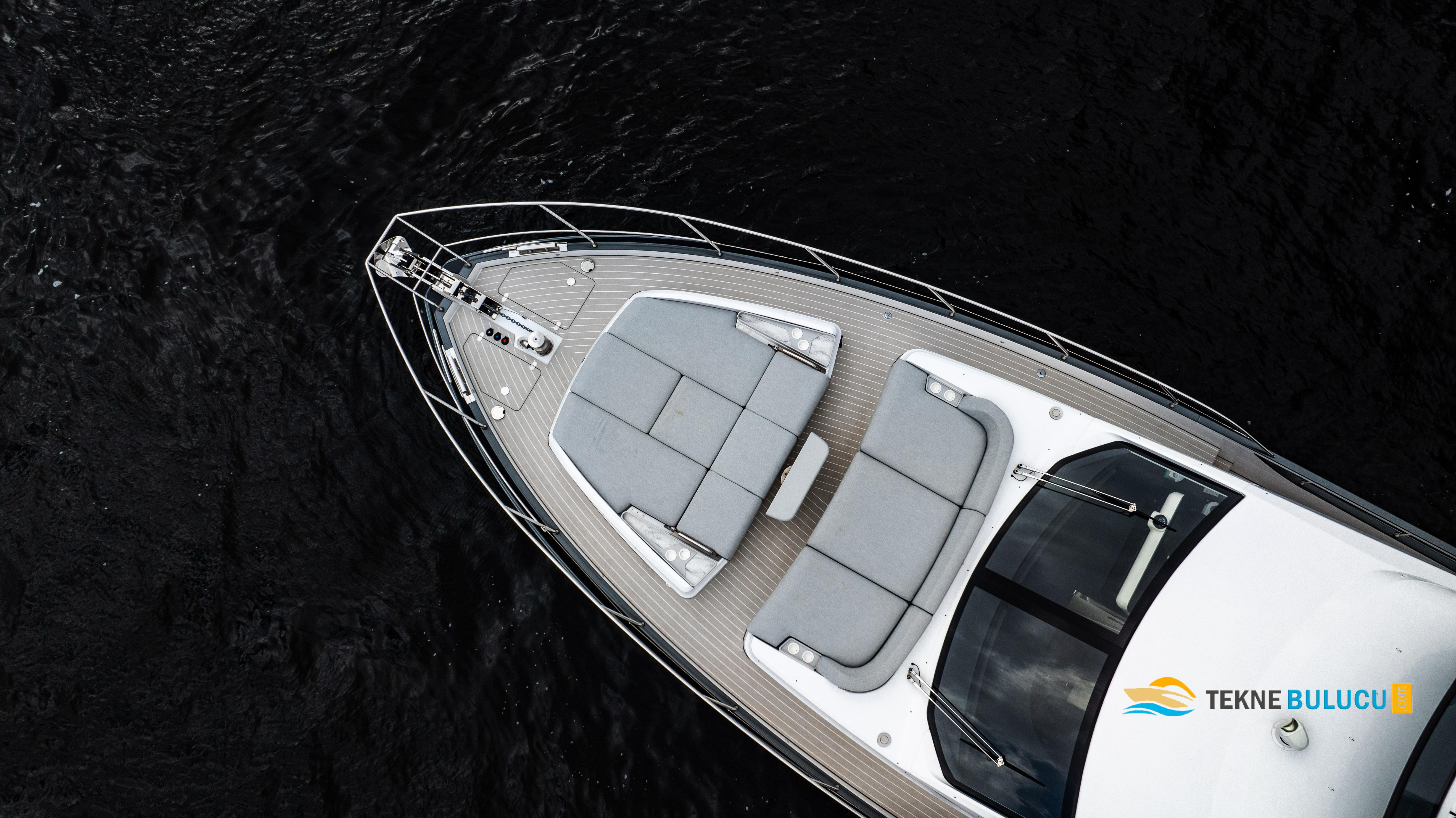 Azimut 68 Fly 2022 iç mekan 1