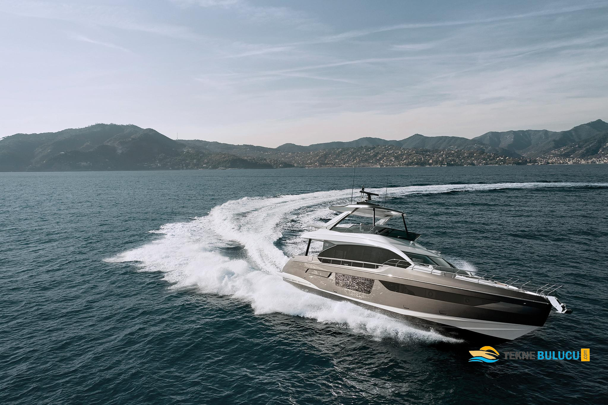 Azimut 68 Fly 2024 iç mekan 3