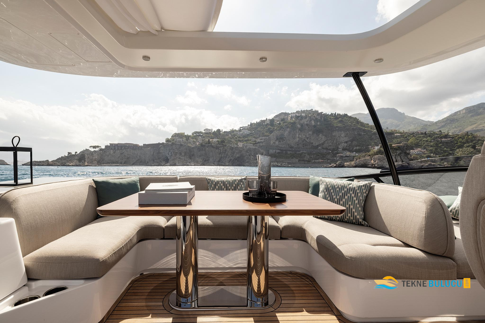 Azimut Magellano 60 2023 iç mekan 3