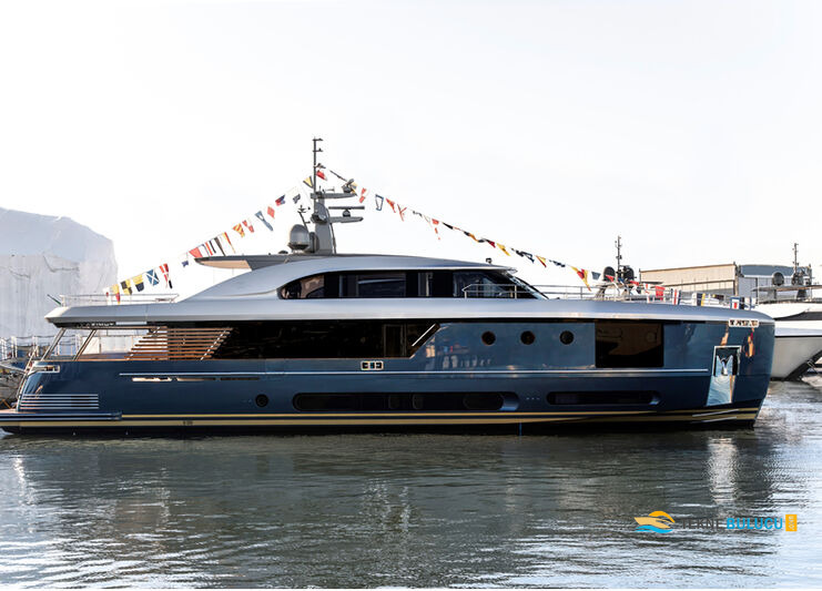 Azimut Magellano 27 Metri 2026 iç mekan 3