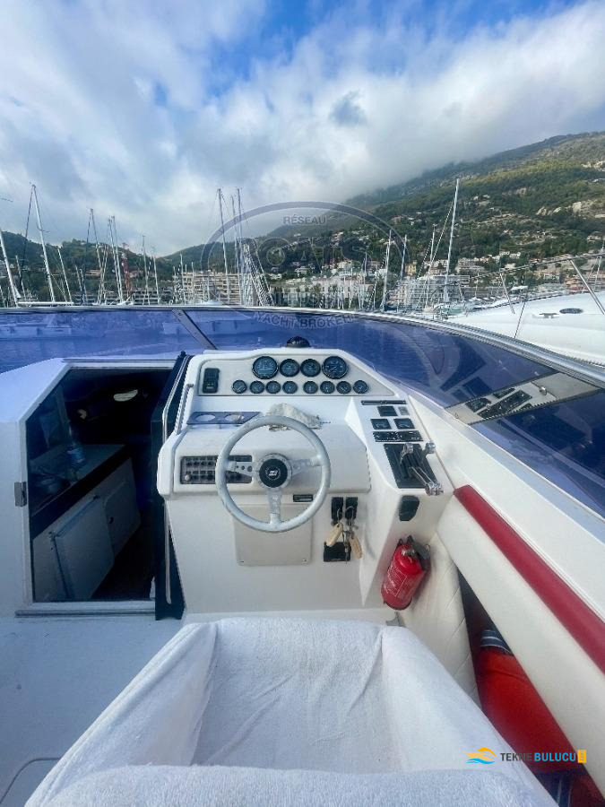 Sunseeker Tomahawk 37 1989 Model iç mekan 2