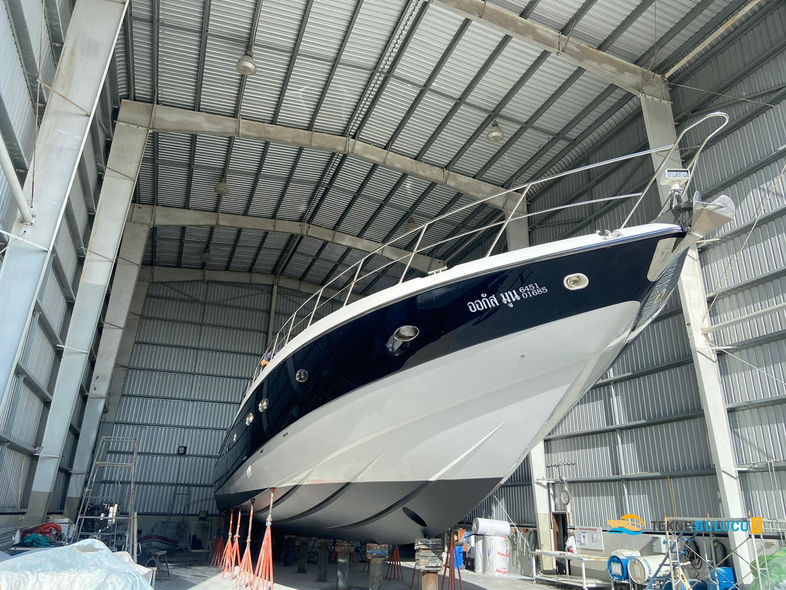 Sunseeker Predator 80 1996 Model iç mekan 3