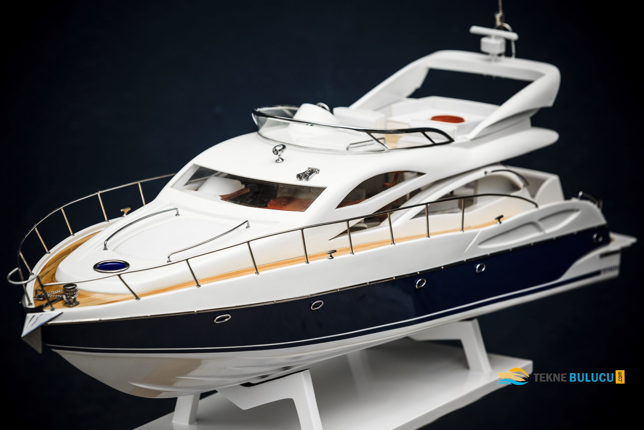 Sunseeker Predator 80 1999 Model iç mekan 1