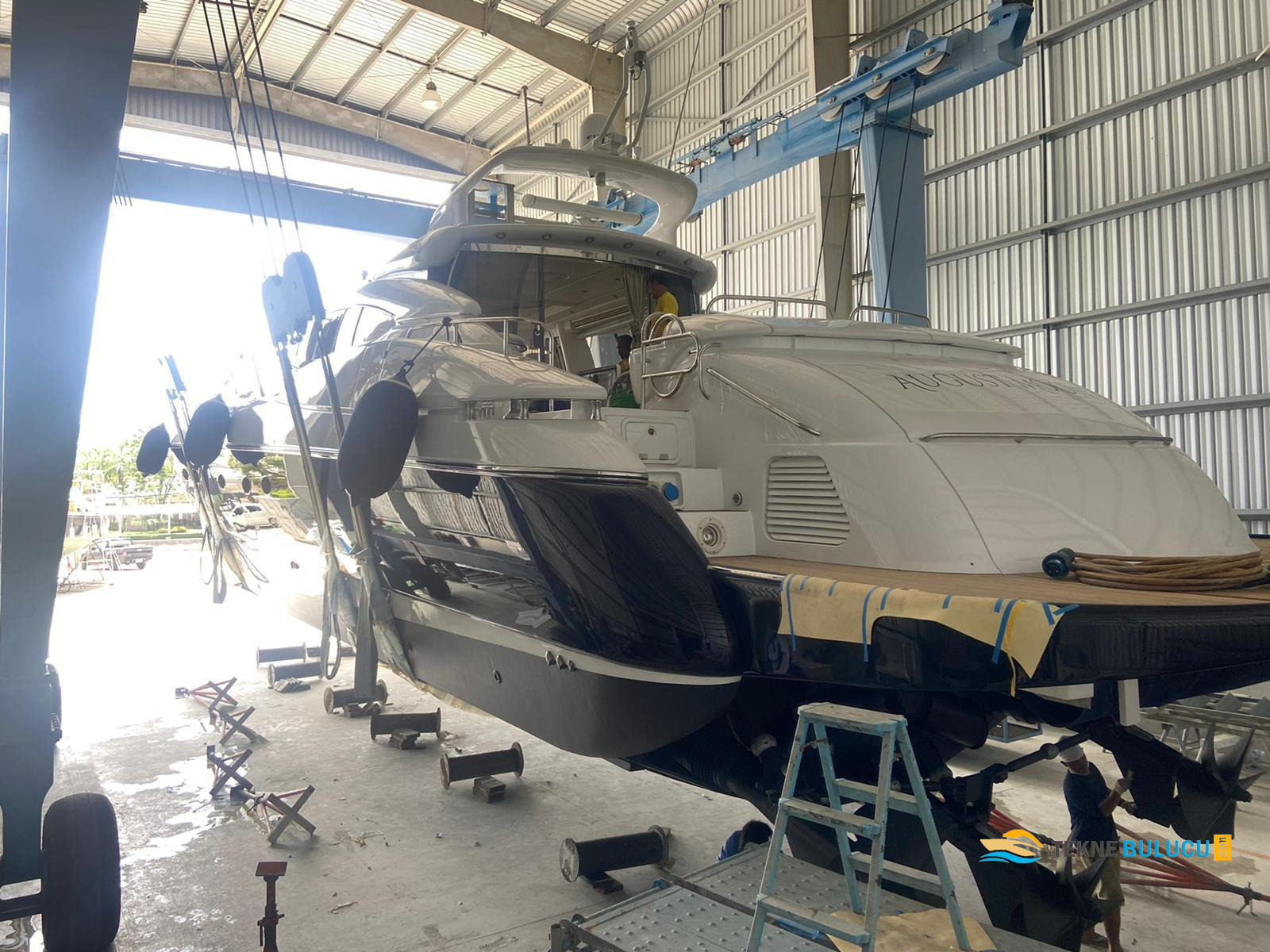 Sunseeker Predator 80 2002 Model iç mekan 3