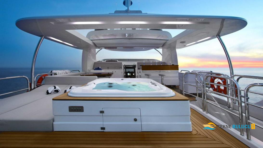 Benetti Delfino Classic 1966 Model iç mekan 2