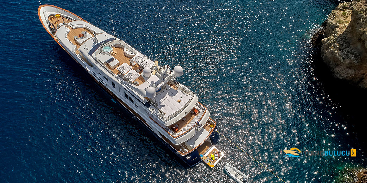Benetti Golden Bay Series 49m 1996 Model inceleme