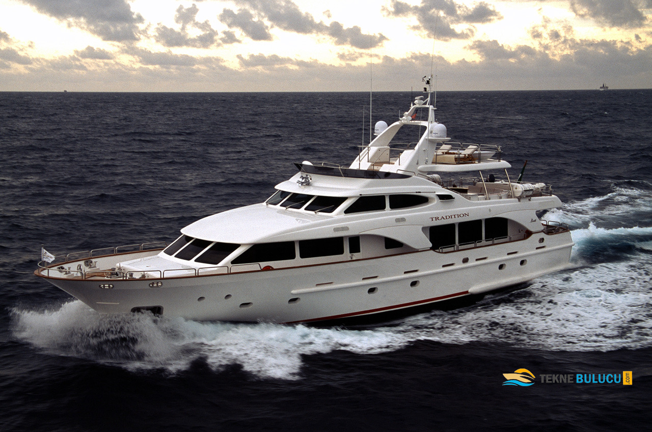 Benetti Tradition 100 30m 2008 Model iç mekan 3