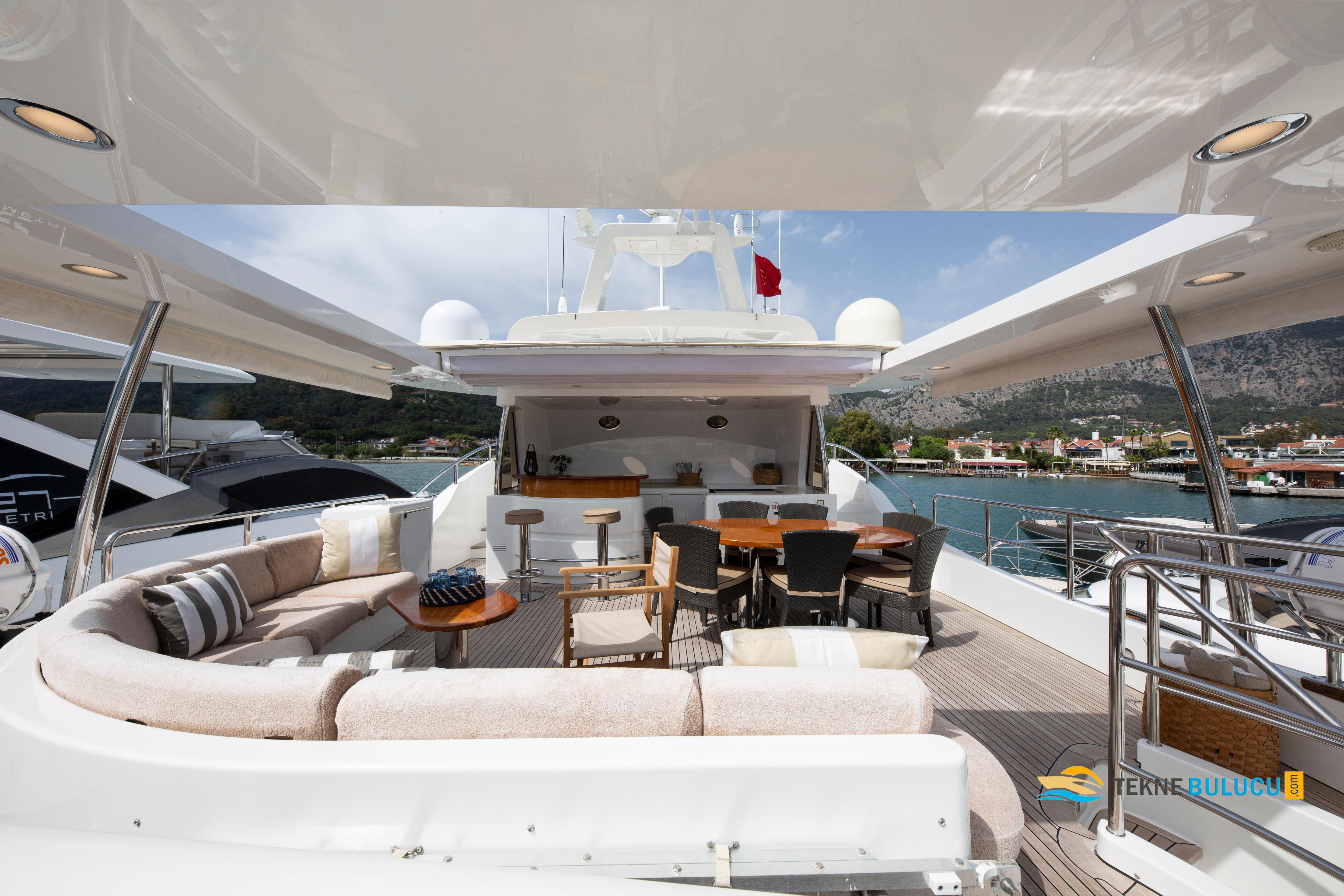 Benetti Legend 85 2008 Model iç mekan 3