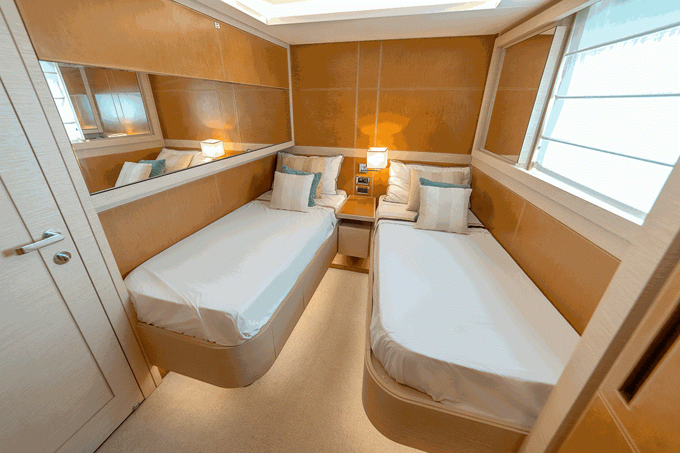 Benetti Delfino 93 2013 Model iç mekan 2