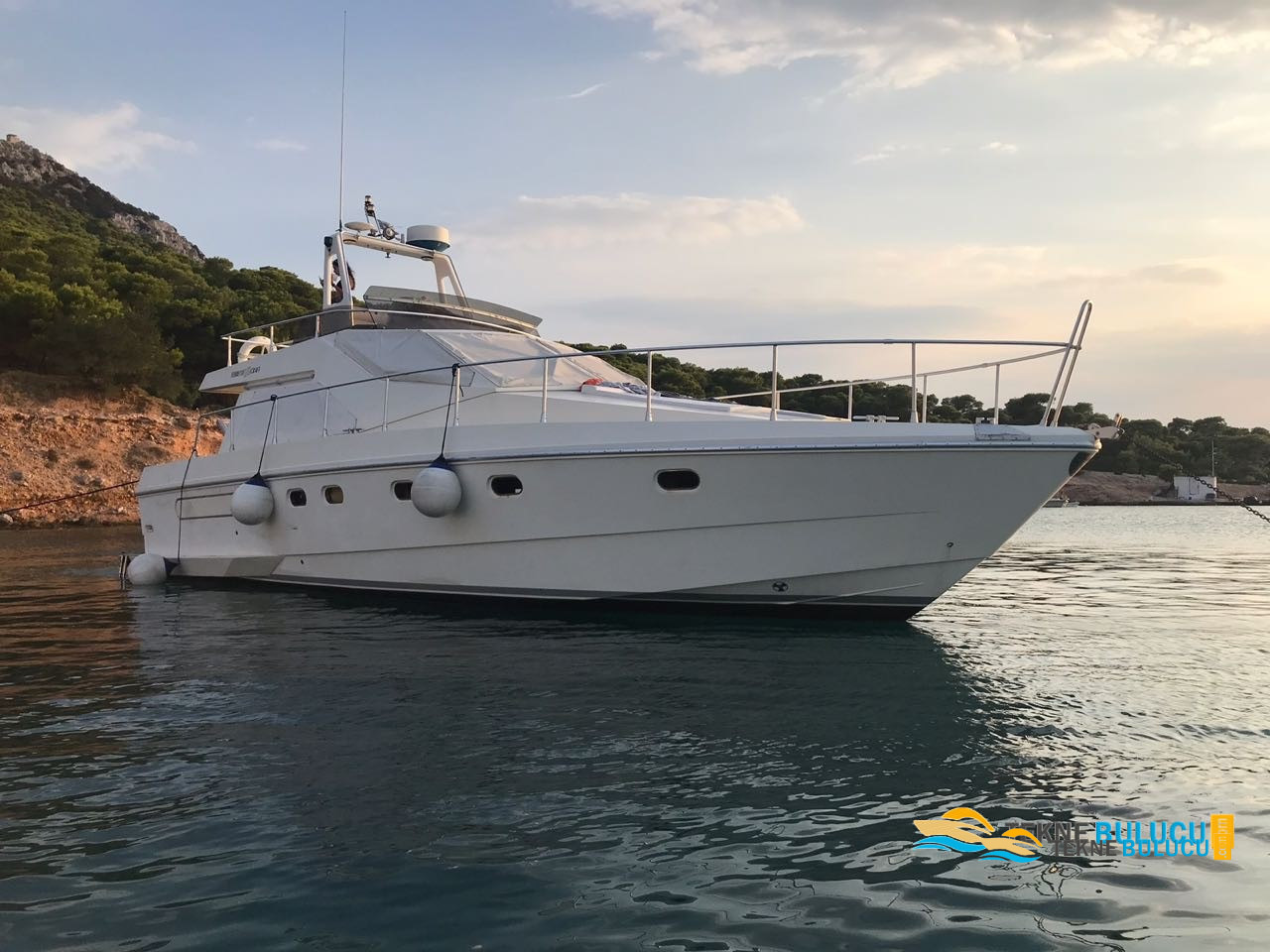 Ferretti Altura 44 1988 iç mekan 2