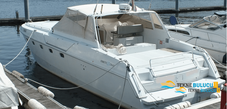 Ferretti Altura 47 1987 iç mekan 2