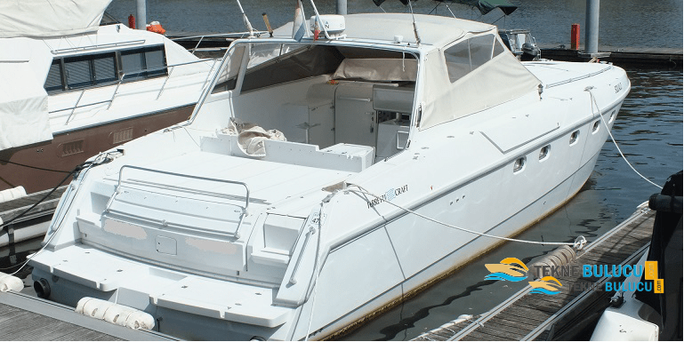 Ferretti Altura 47 1990 iç mekan 3