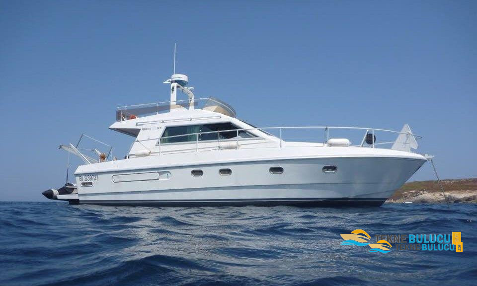 Ferretti 36 Fly 1990 iç mekan 2