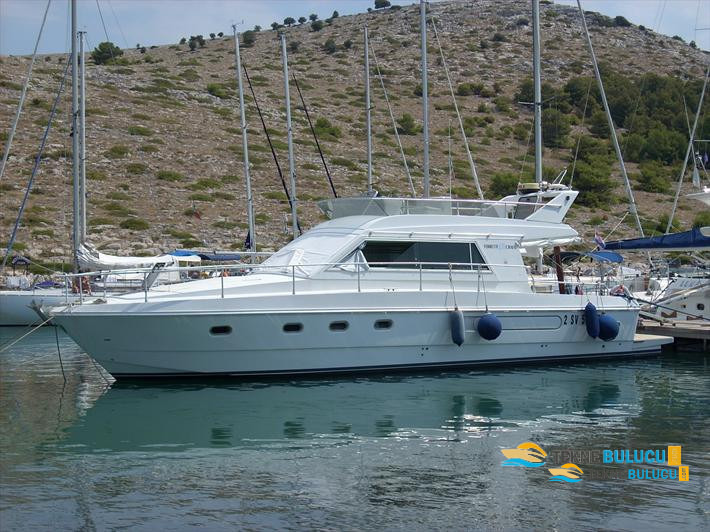 Ferretti 39 Fly 1992 iç mekan 2