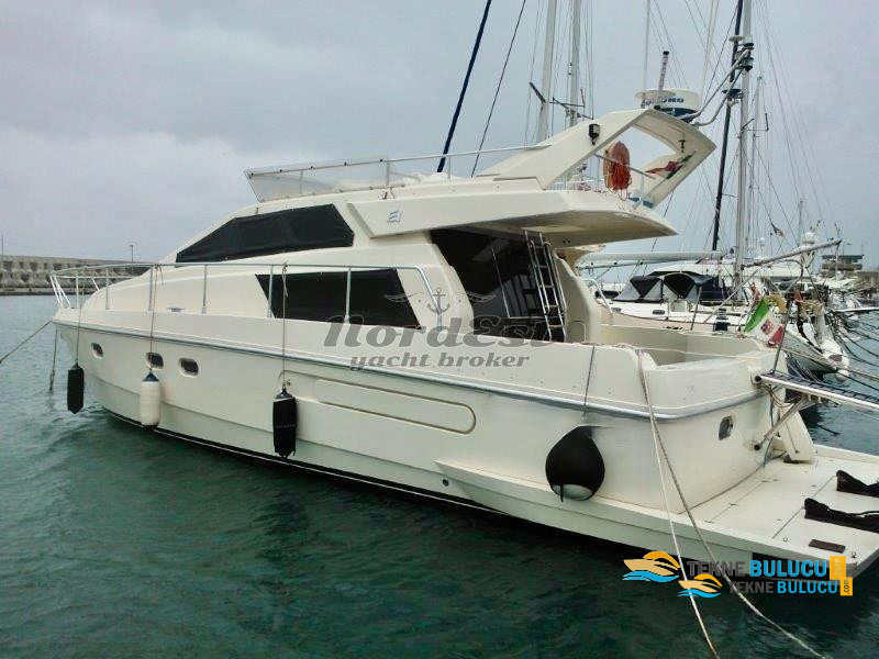Ferretti 48 High Performance 1993 iç mekan 2