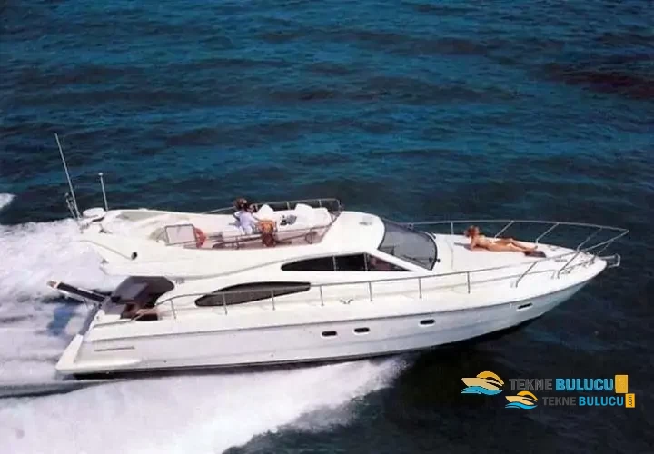Ferretti 48 High Performance 1993 iç mekan 3