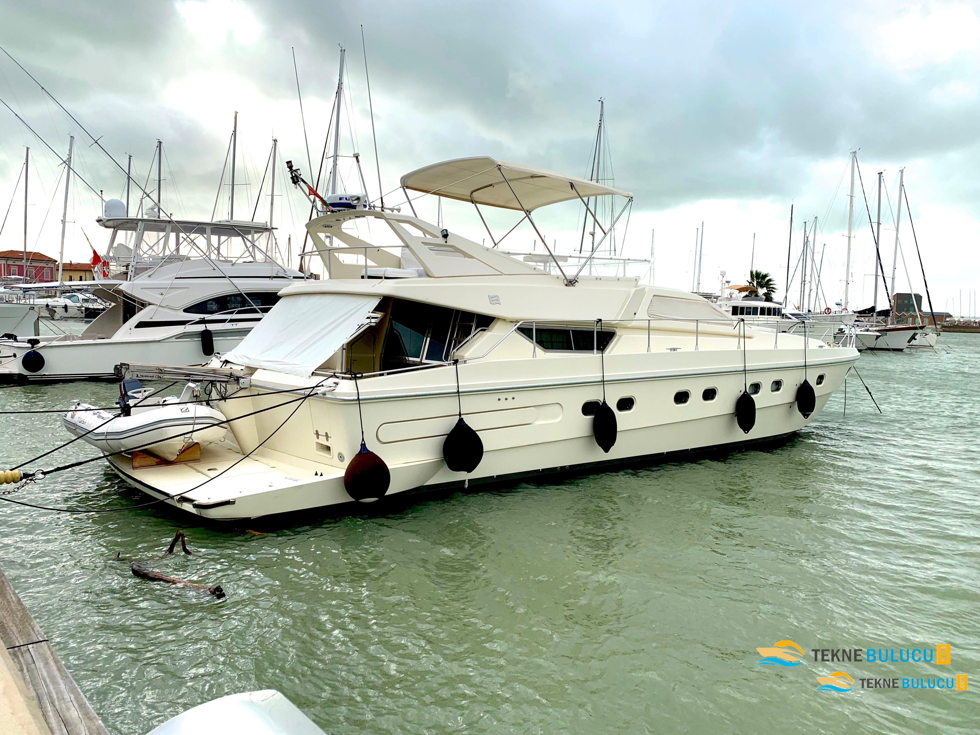 Ferretti 43 Fly 1996 iç mekan 1