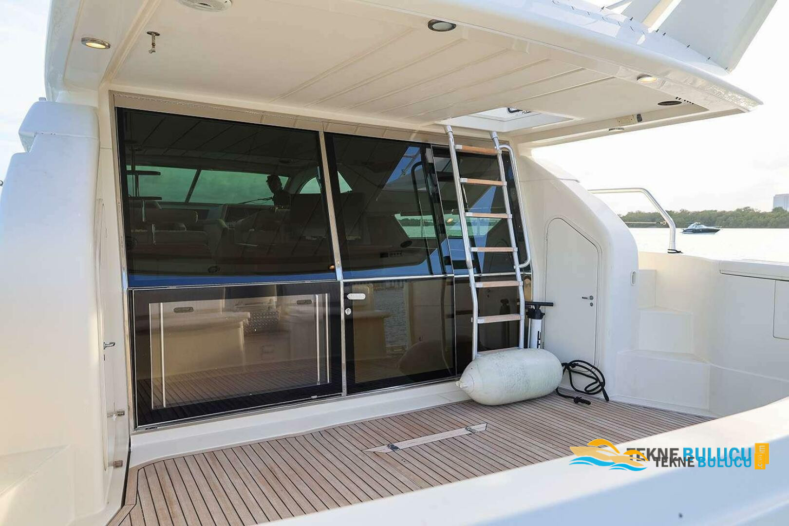 Ferretti 165 / 55 1993 iç mekan 1