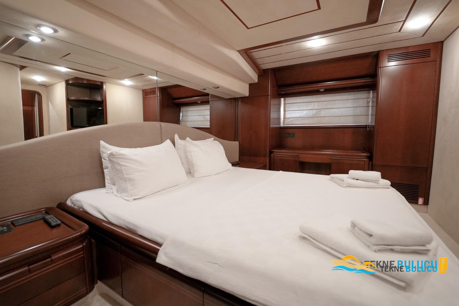 Ferretti 80 1997 iç mekan 3