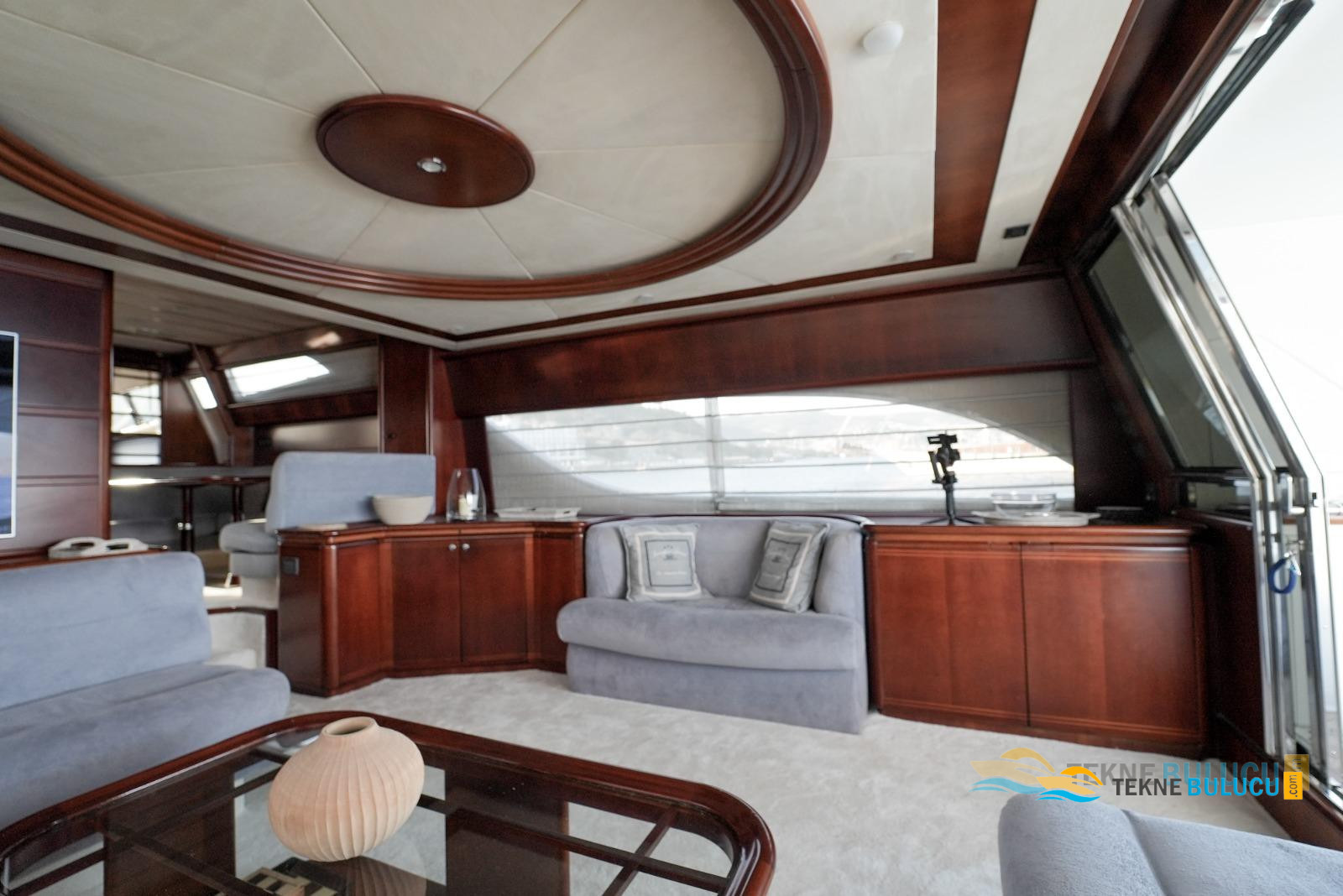Ferretti 80 1999 iç mekan 1