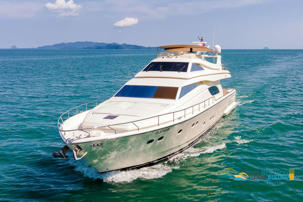 Ferretti 80 1999 iç mekan 3