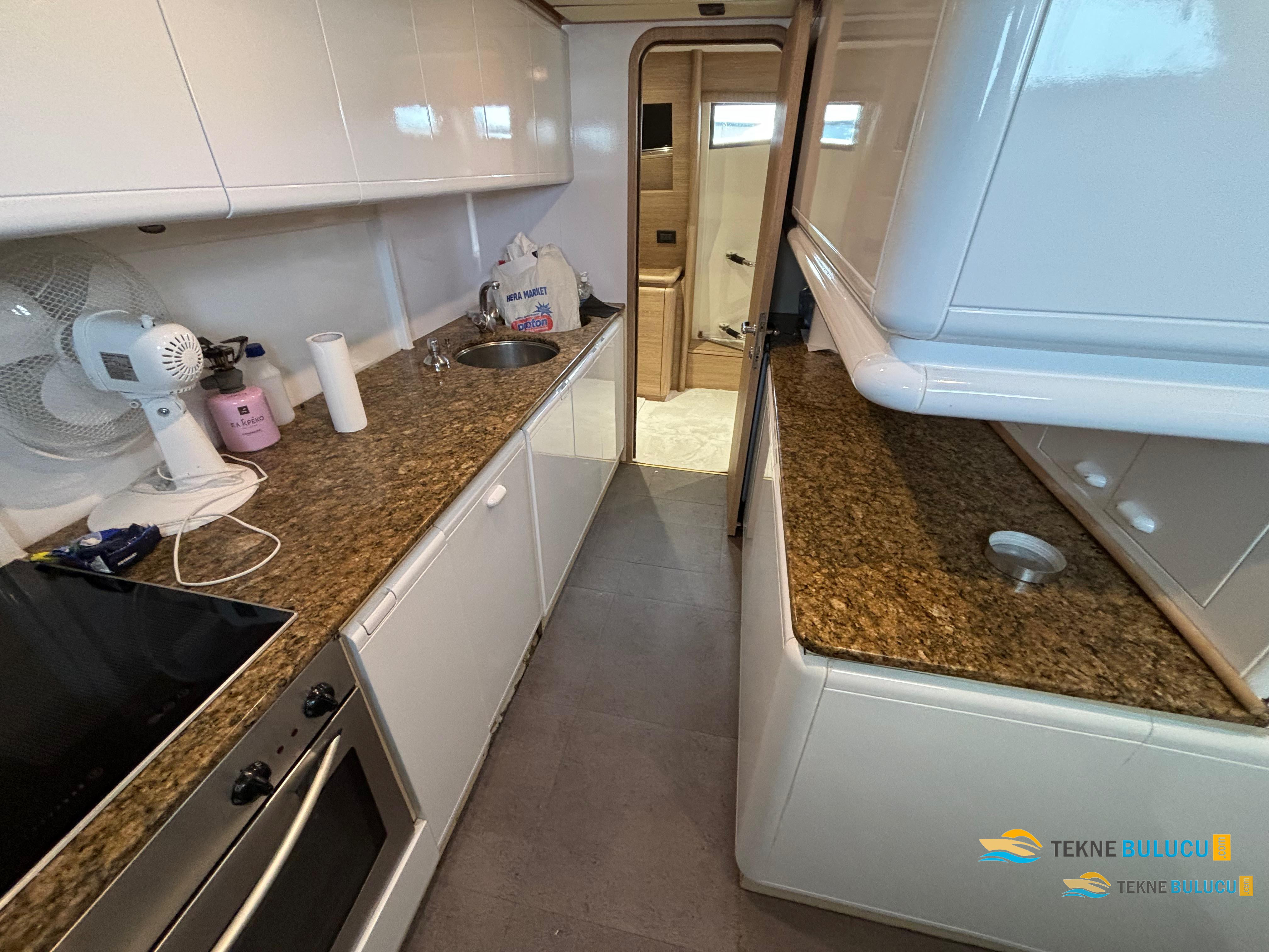 Ferretti 80 RPH 1999 iç mekan 1