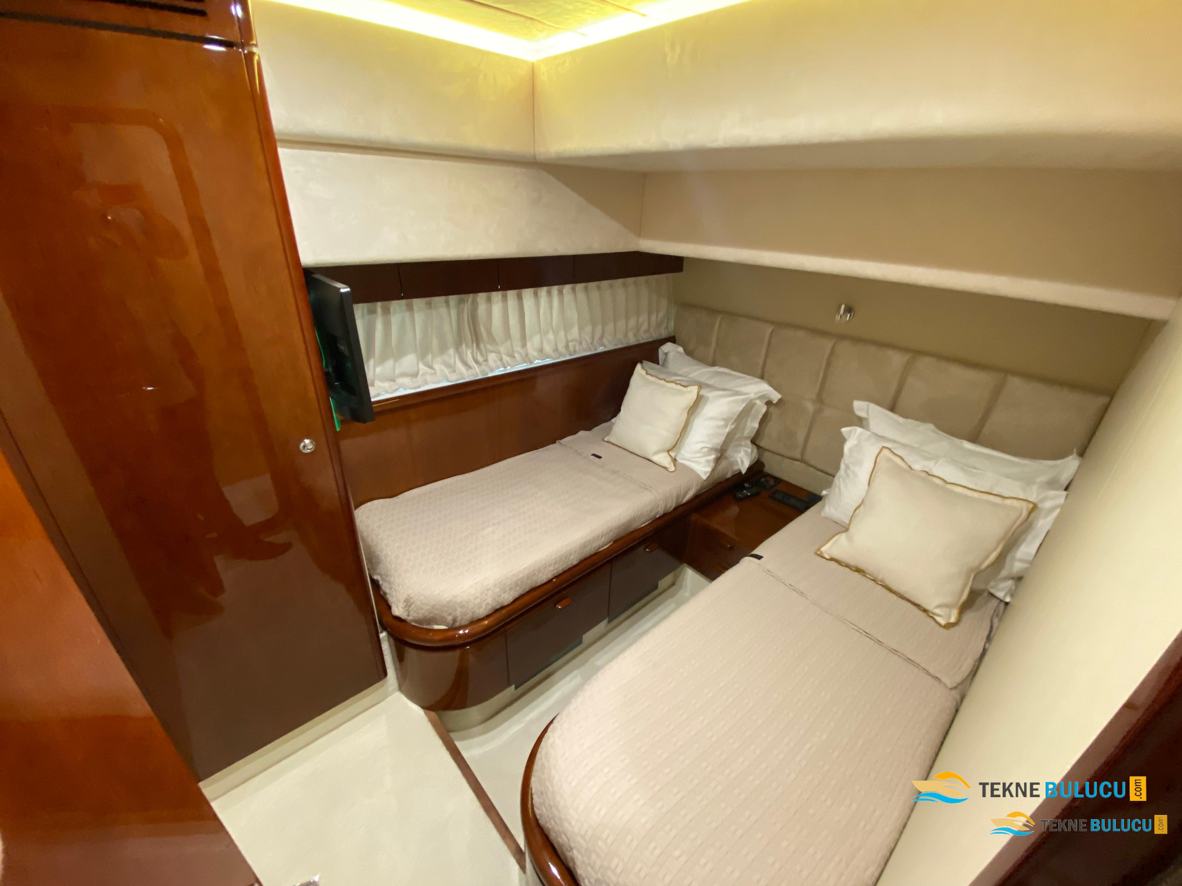 Ferretti 72 2000 iç mekan 3
