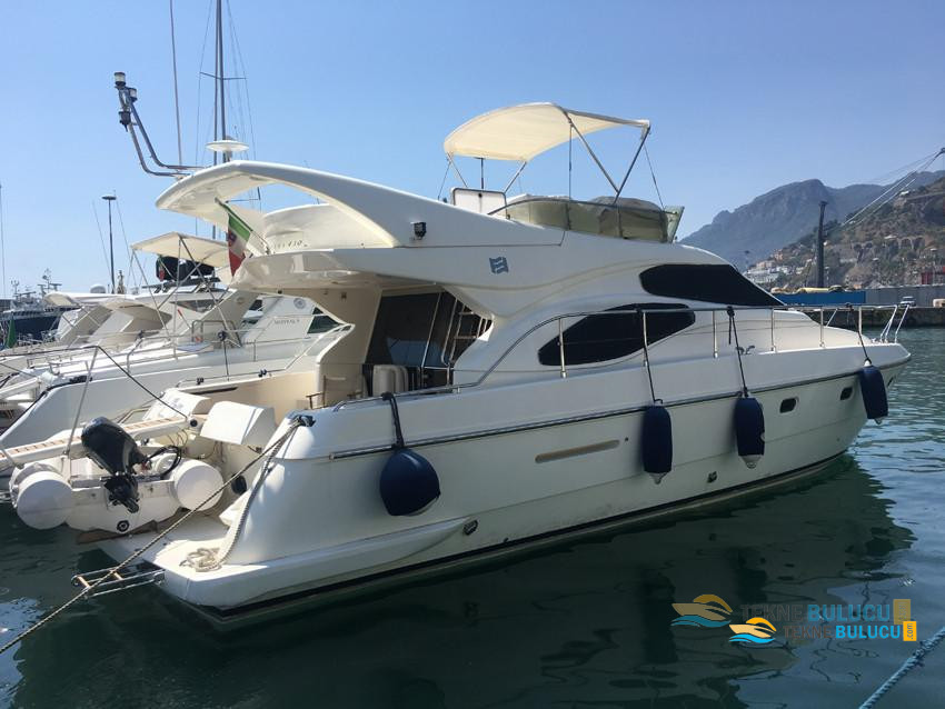 Ferretti 430 2003 iç mekan 1