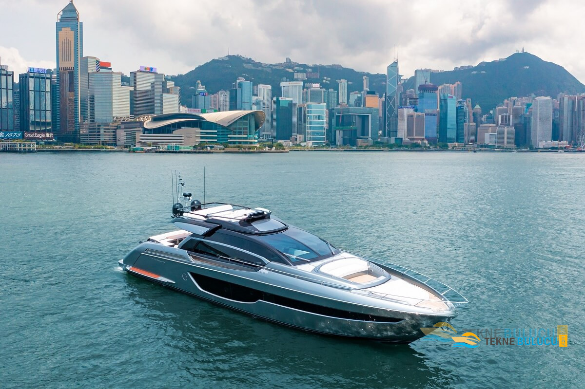 Ferretti 76 2003 iç mekan 2